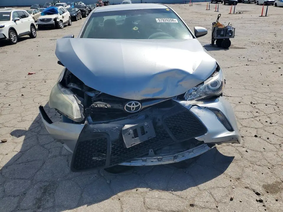 2016 TOYOTA CAMRY SE  