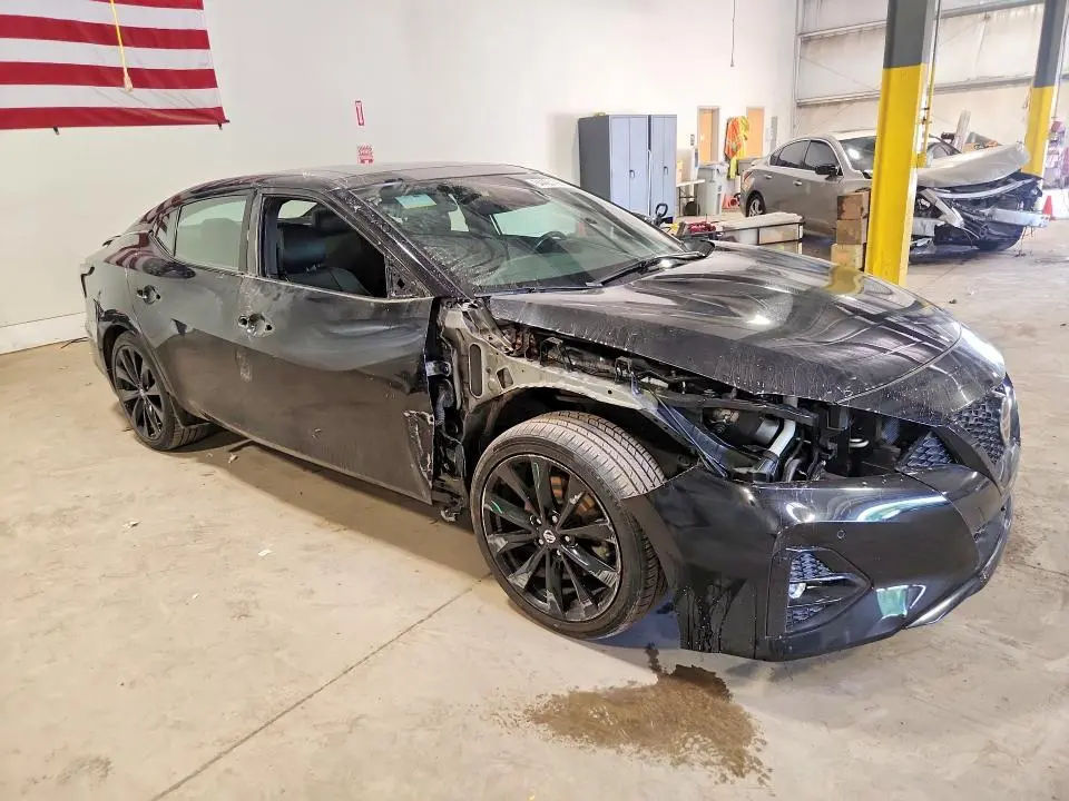 2022 NISSAN MAXIMA SR  