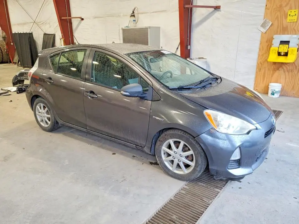 2013 TOYOTA PRIUS C THREE  