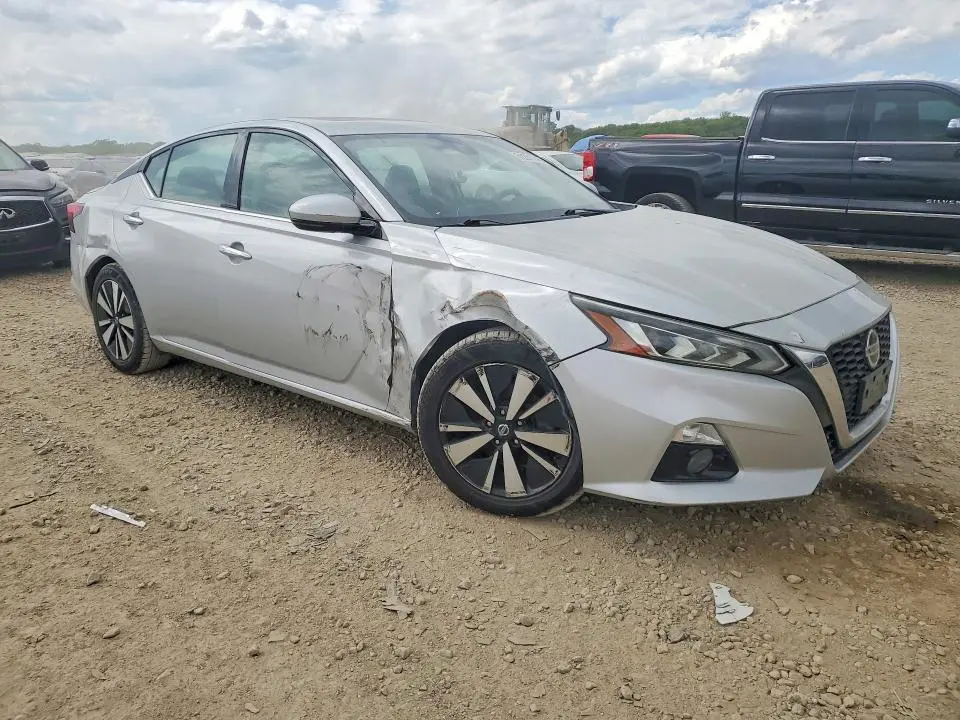 2019 NISSAN ALTIMA SL  