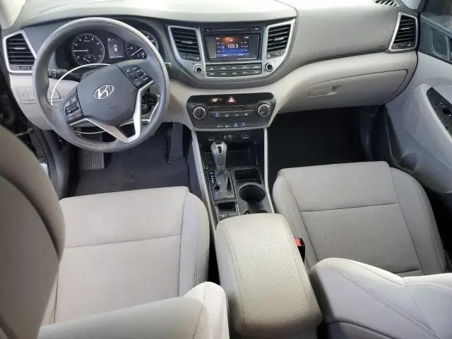 2018 HYUNDAI TUCSON SE  