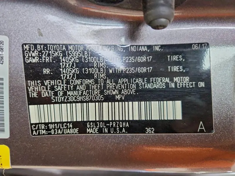 2017 TOYOTA SIENNA XLE  