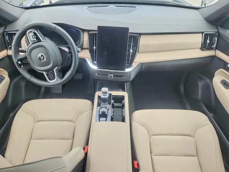 2026 VOLVO XC90 PLUS  