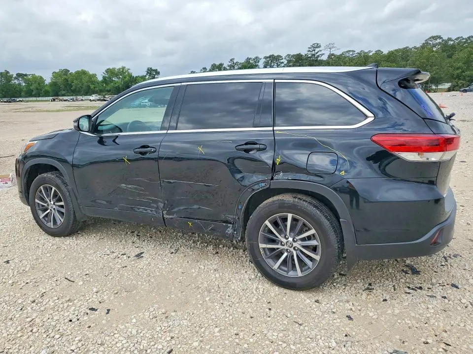 2017 TOYOTA HIGHLANDER XLE  