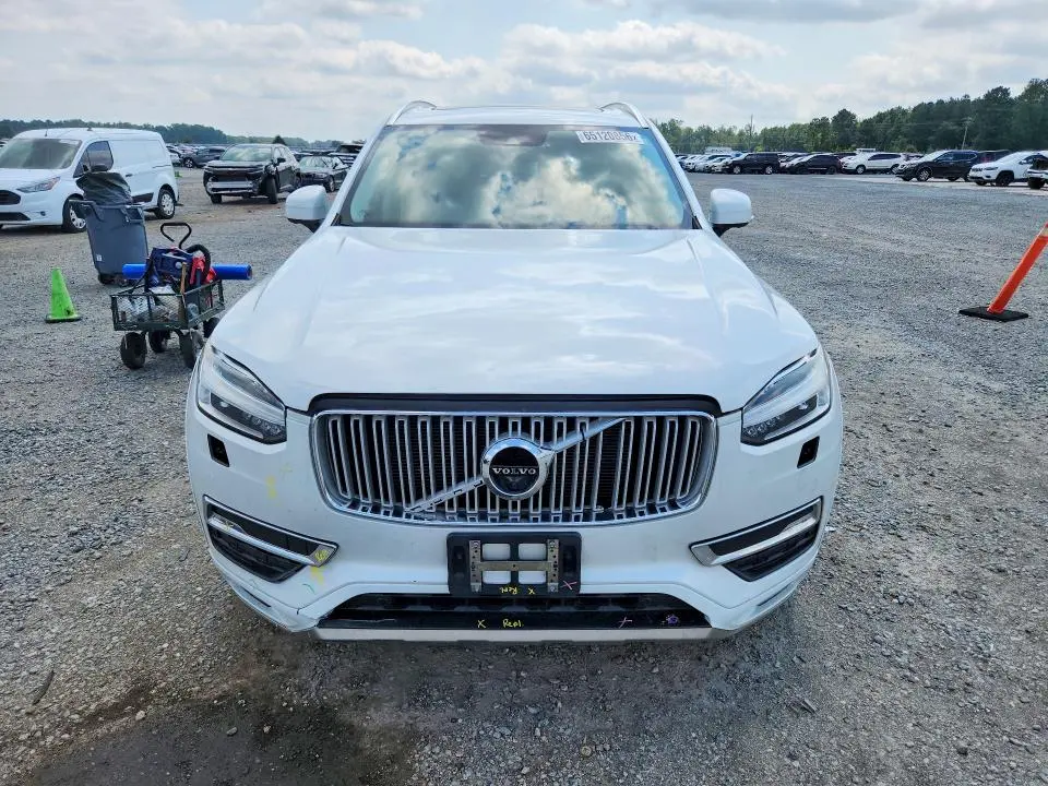 2016 VOLVO XC90 T6  