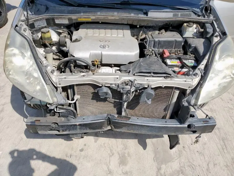 2010 TOYOTA SIENNA XLE  