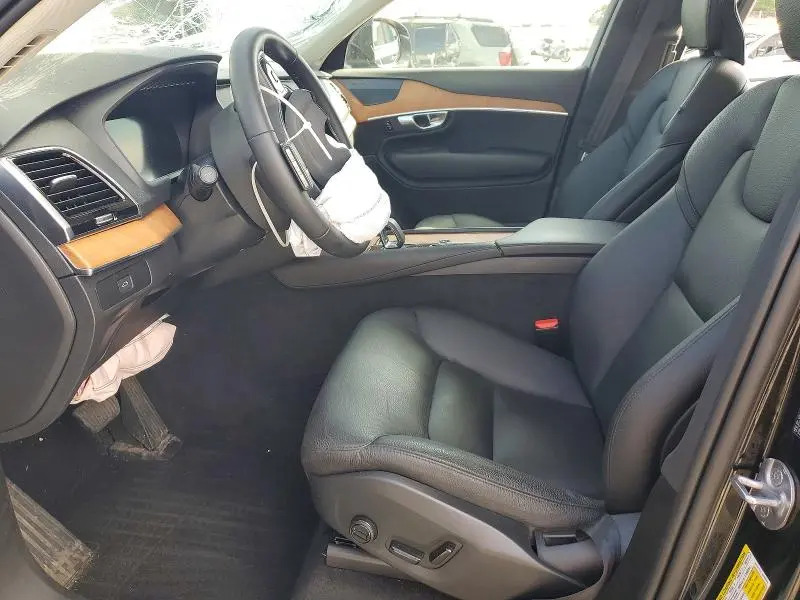 2024 VOLVO XC90 PLUS  