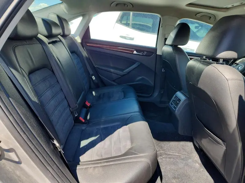 2013 VOLKSWAGEN PASSAT SEL  