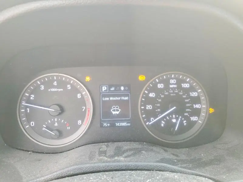 2016 HYUNDAI TUCSON SE  