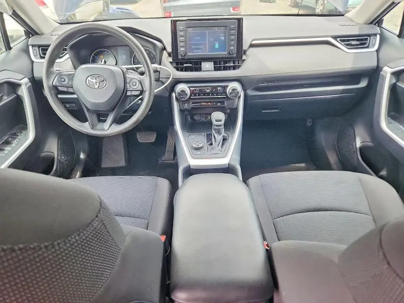 2019 TOYOTA RAV4 LE  