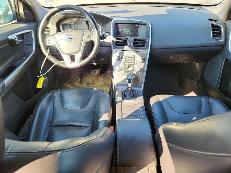 2016 VOLVO XC60 T5 PREMIER  