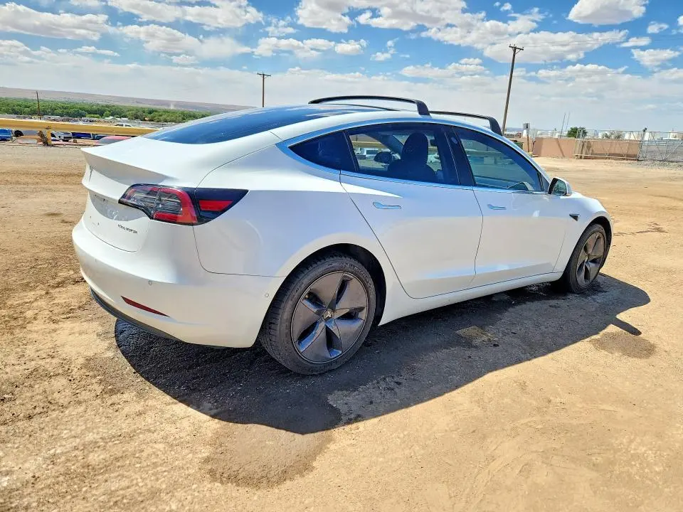 2018 TESLA MODEL 3   