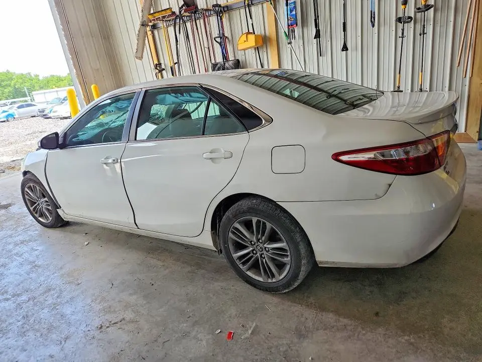 2015 TOYOTA CAMRY SE  