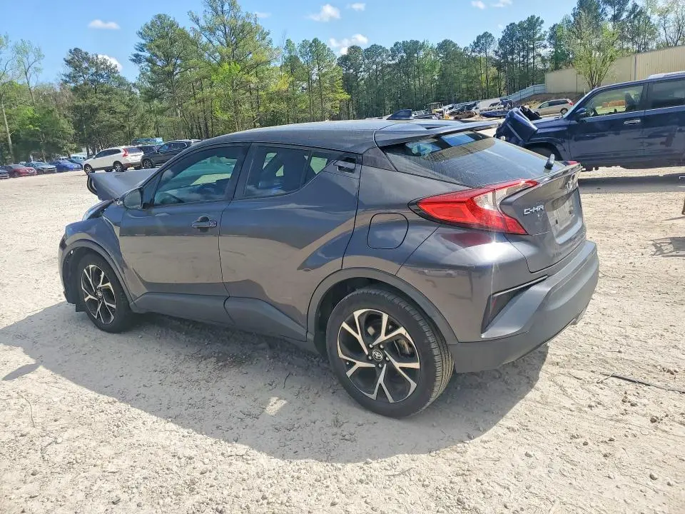 2022 TOYOTA C-HR XLE  