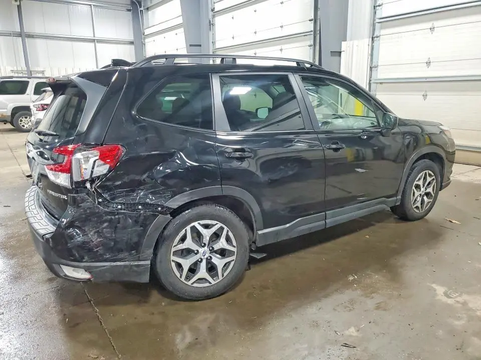 2022 SUBARU FORESTER PREMIUM  