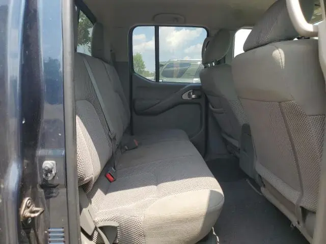 2015 NISSAN FRONTIER SV  