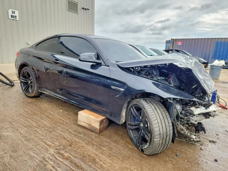 2016 BMW M4   