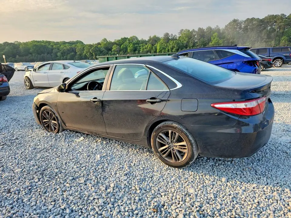 2015 TOYOTA CAMRY SE  