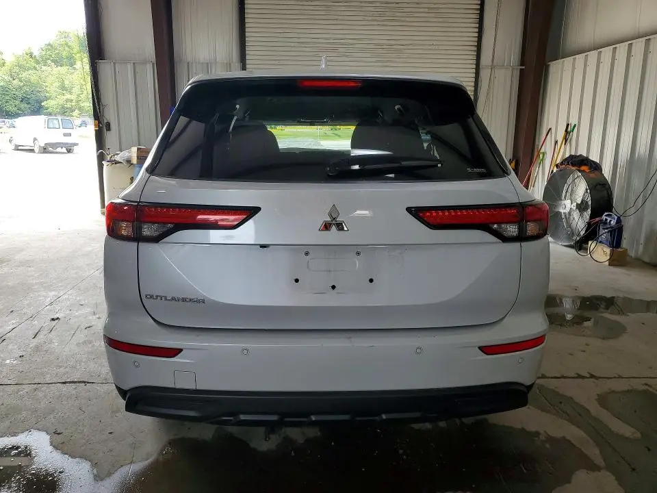 2024 MITSUBISHI OUTLANDER ES  