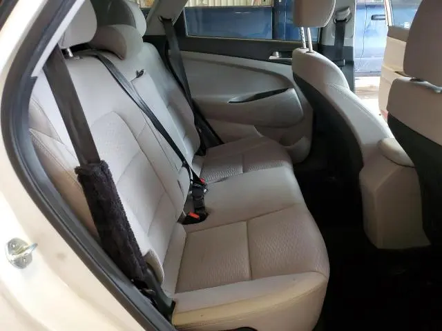 2021 HYUNDAI TUCSON SE  