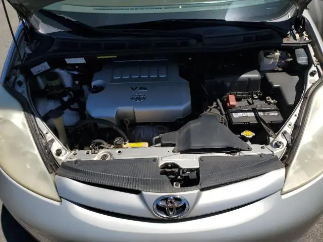 2010 TOYOTA SIENNA CE  