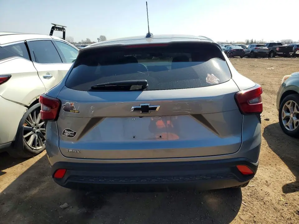 2025 CHEVROLET TRAX LS  