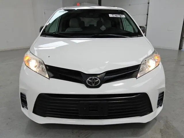 2020 TOYOTA SIENNA L  