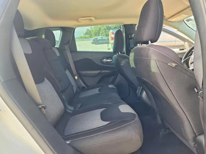2015 JEEP CHEROKEE SPORT  