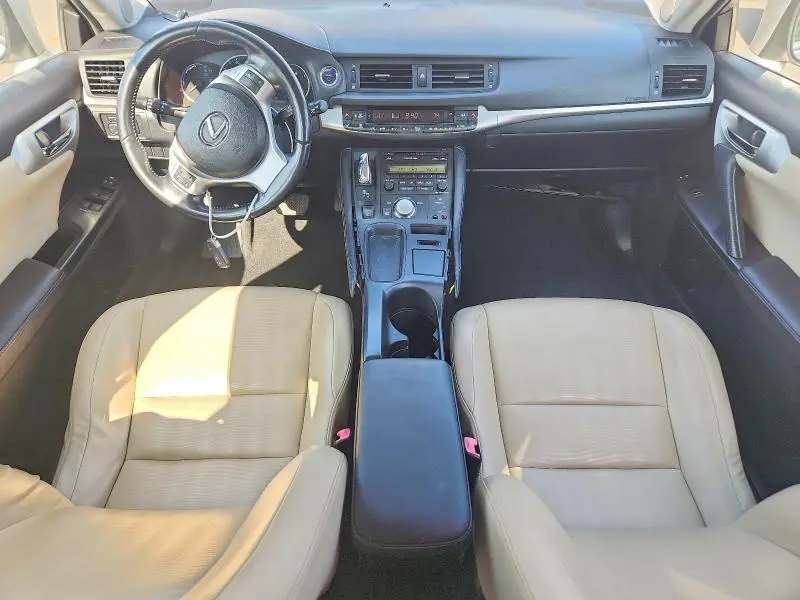 2011 LEXUS CT 200  