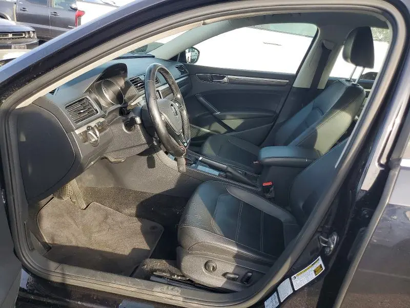 2018 VOLKSWAGEN PASSAT SE  