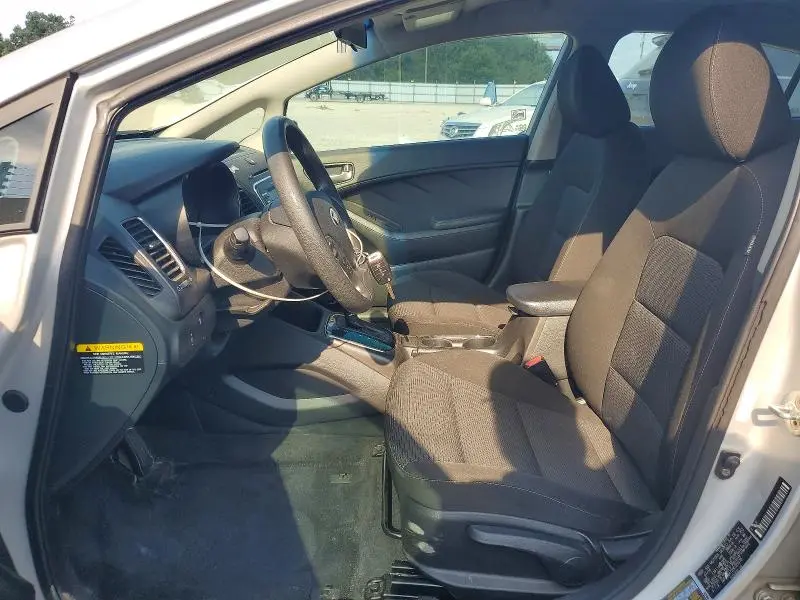 2017 KIA FORTE LX  
