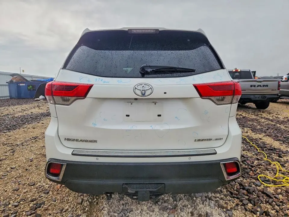 2018 TOYOTA HIGHLANDER LIMITED  