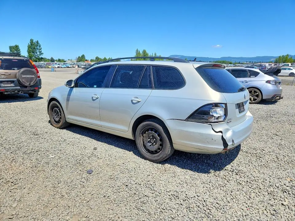 2010 VOLKSWAGEN JETTA S  