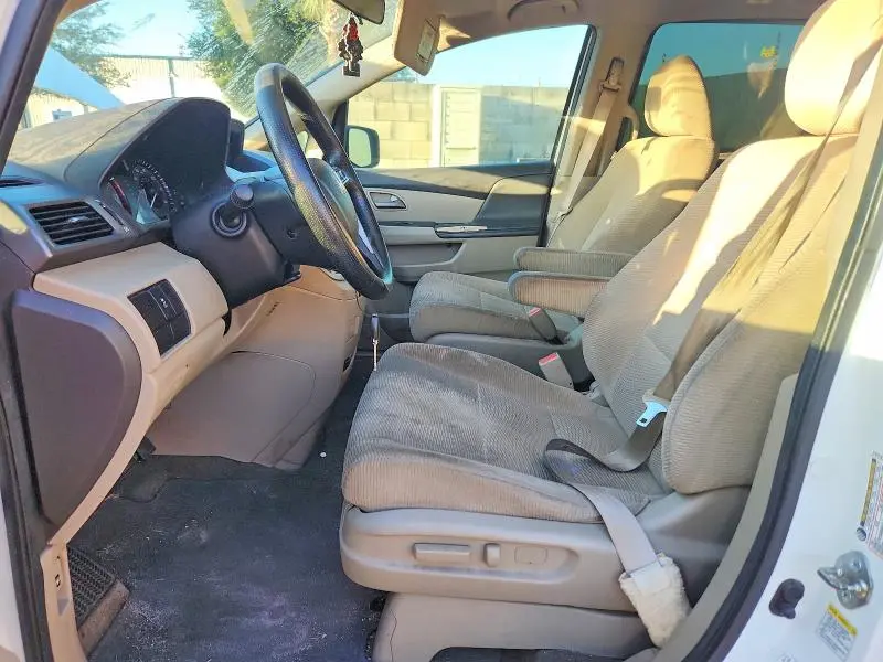 2011 HONDA ODYSSEY LX  