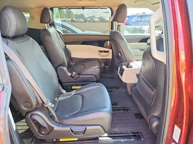 2022 KIA CARNIVAL EX  