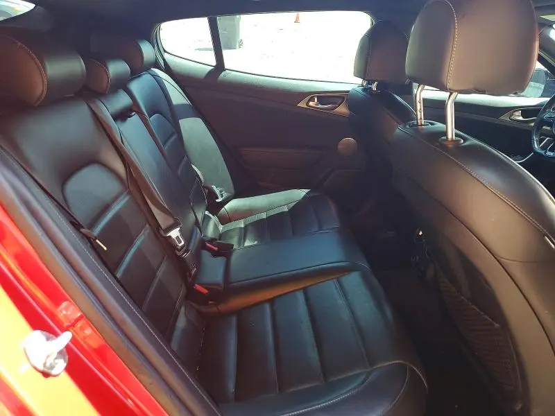 2021 KIA STINGER GT2  