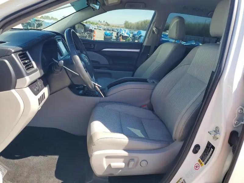 2019 TOYOTA HIGHLANDER LE PLUS  