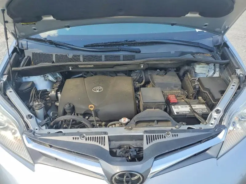 2019 TOYOTA SIENNA XLE 8-PASSENGER  