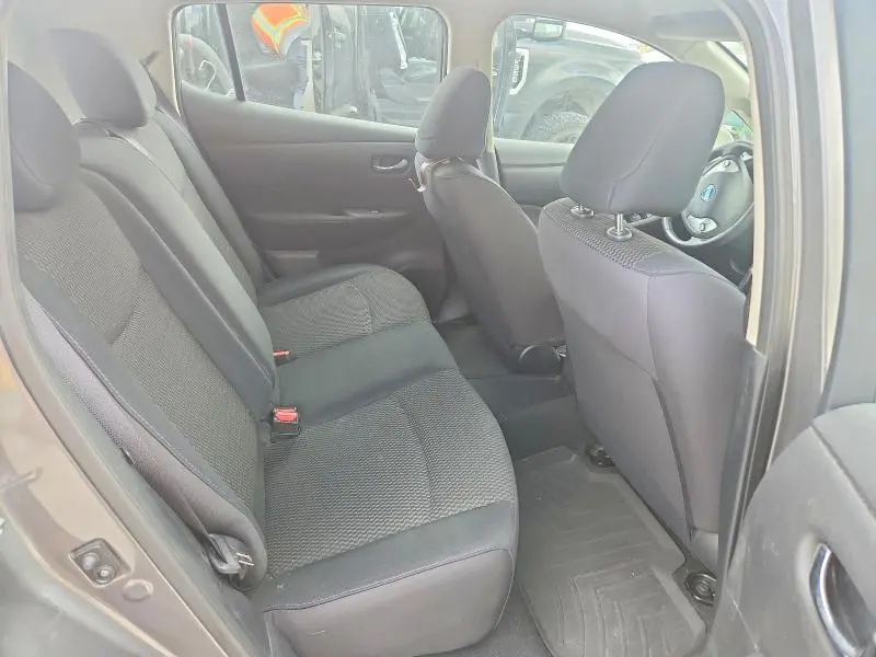 2015 NISSAN LEAF S  