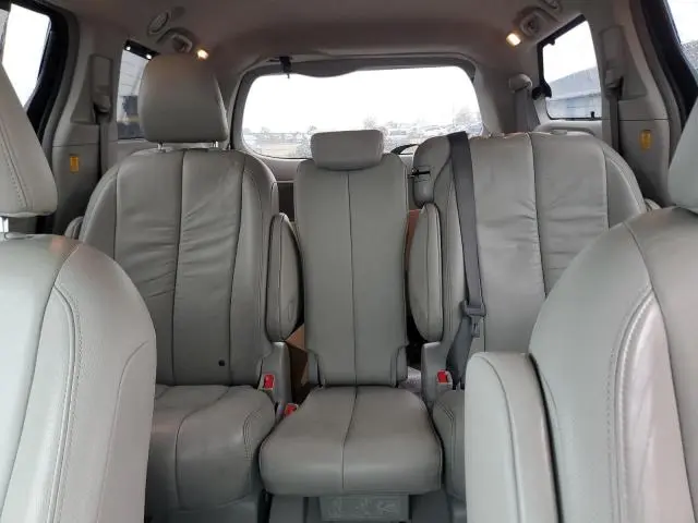 2012 TOYOTA SIENNA XLE  
