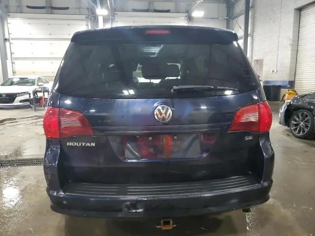 2010 VOLKSWAGEN ROUTAN SE  