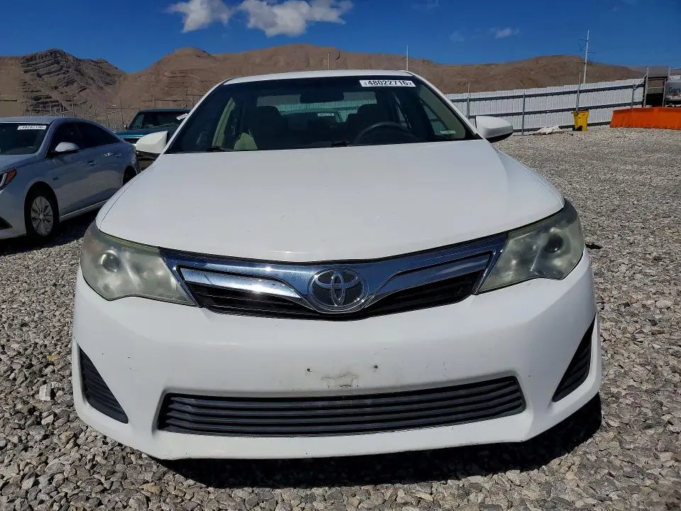 2014 TOYOTA CAMRY LE  