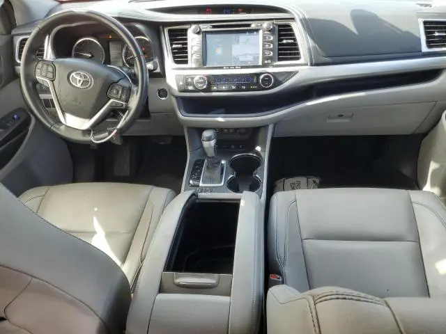 2018 TOYOTA HIGHLANDER SE  