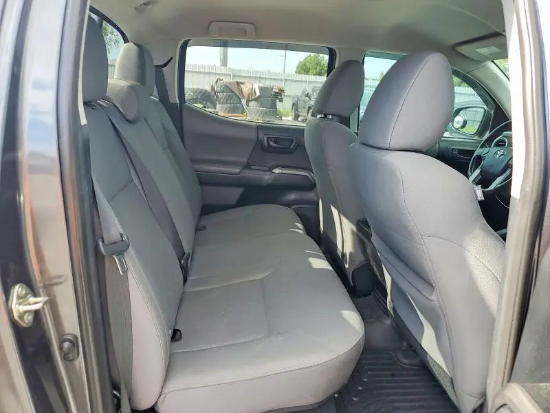 2016 TOYOTA TACOMA SR5 V6  