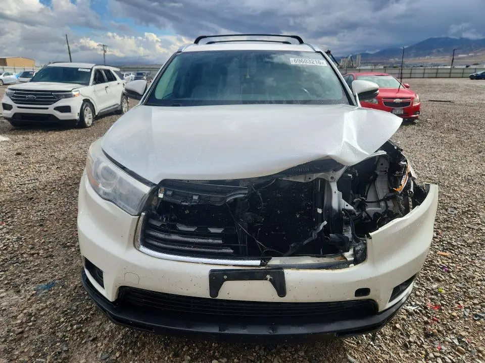 2016 TOYOTA HIGHLANDER XLE  