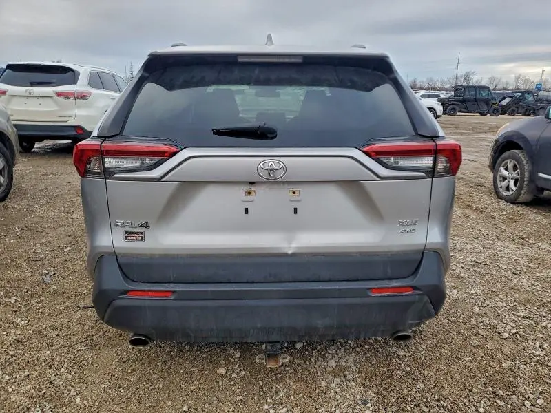 2019 TOYOTA RAV4 XLE  