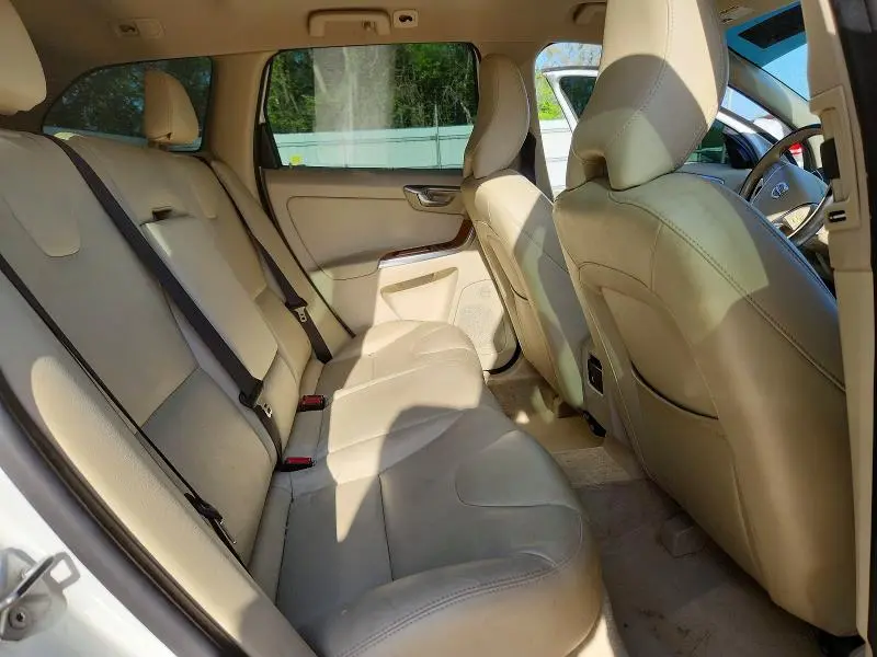 2016 VOLVO XC60 T5 PREMIER  