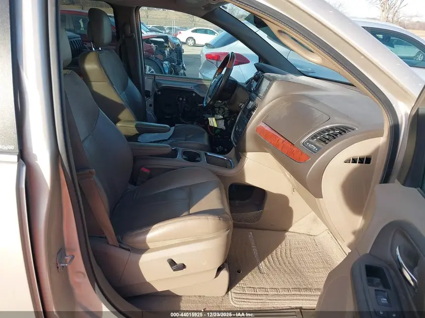 2013 CHRYSLER TOWN & COUNTRY LIMITED