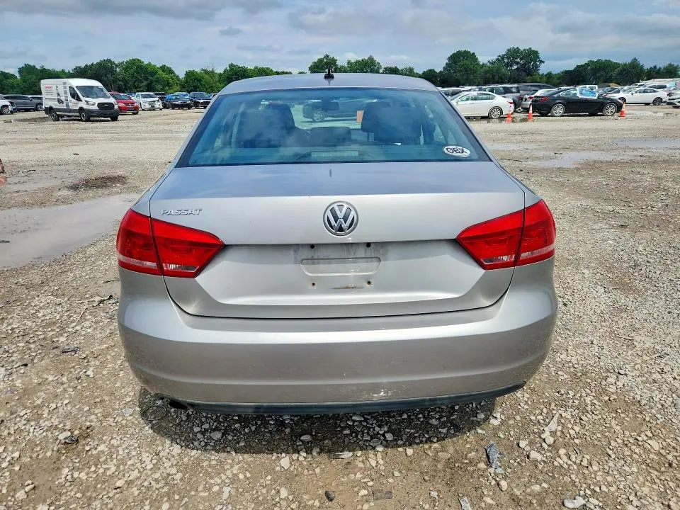 2013 VOLKSWAGEN PASSAT S  