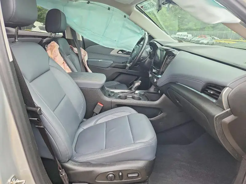 2021 CHEVROLET TRAVERSE LT  